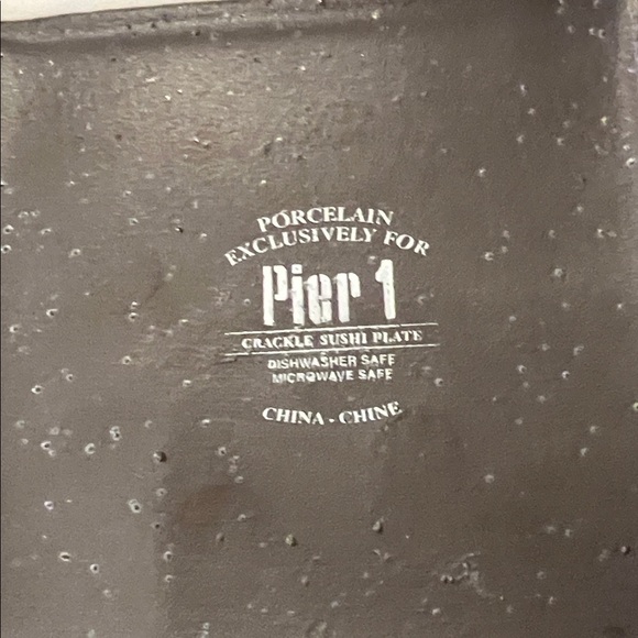 Pier One Set of Two Green Square Crackle Sushi Plates - Picture 3 of 3